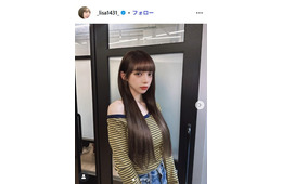 広島カープ小園海斗選手の妻・渡辺リサ、ミニスカから美脚輝く スポーツ観戦ショットに「脚が綺麗」「可愛いが渋滞してる」の声