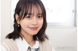 「今日好き」小國舞羽（まう）、ミニ丈から色白美脚際立つ「努力の賜物」「脚まっすぐで綺麗」の声