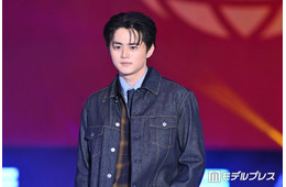 鈴鹿央士の登場に歓声上がる「メンノン」モデル21人連続ランウェイで視線釘付けに【ガルアワ2026SS】