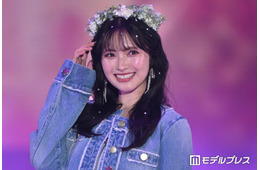 超ときめき宣伝部・菅田愛貴、花冠姿でプリンセス級オーラ 輝く笑顔弾ける【ガルアワ2026SS】