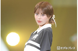 美人クリエイター、美脚際立つミニ丈ディズニーコーデ公開「頭身バランスが神」「ビジュ最高」と反響