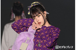 美人インフルエンサー、フリルミニスカから美脚スラリ「スタイル抜群」「頭身バランスがレベチ」の声