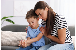 自分の高級時計は「即買い」するのに、子どもの塾代はケチる夫。「男の見栄」による経済DVで家庭が壊れるまでの顛末は