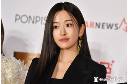 IVEユジン、ショートパンツから圧巻美脚スラリ「脚が長過ぎる」「何を着ても絵になる」の声