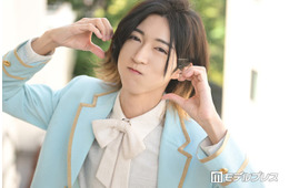 純烈弟分「モナキ」サカイJr.、完璧な“ジュニ様”の弱点・美の秘訣・学生時代モテた？…読者の質問に全力回答【インタビュー連載Vol.4】