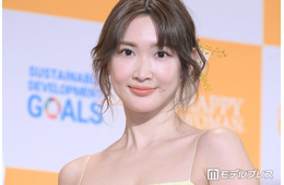 紗栄子、美脚際立つタイトミニスカ着こなし「さすがの神スタイル」「素敵な大人コーデ」と反響