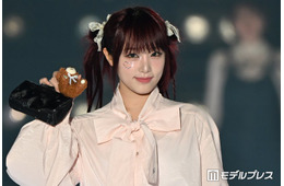 IZ*ONE出身イェナ、美ウエスト際立つユニフォーム姿に反響「圧巻のスタイル」「さすがの着こなし」