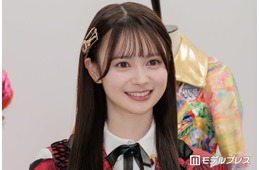 “顔面重要文化財”AKB48センター伊藤百花、ノースリ×ミニスカで抜群プロポーション披露「脚が長すぎて見惚れる」「大人っぽい雰囲気でドキッとした」の声