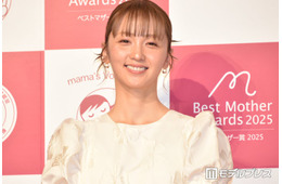 Dream Ami、サッカーユニ＆ミニスカでほっそり美脚披露「可愛すぎます」「スポーツスタイルも似合ってる」の声