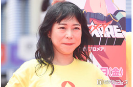 椿鬼奴「初めてラテアートやってみた」淡いマーブル模様のラテ公開「色合いが可愛い」「センス感じる」の声