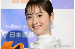 佐々木希、なめことほうれん草の味噌汁披露「健康的」「彩り綺麗」の声