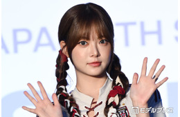 LE SSERAFIMウンチェ、ミニワンピから美脚スラリ「完璧スタイルで憧れる」「妖精みたいに美しい」と反響