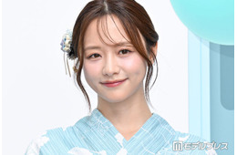 森香澄、ミニスカ×黒ビキニ姿で美脚披露「お人形さんみたい」「お顔小さくて可愛い」の声