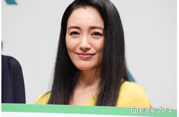 仲間由紀恵、双子息子からの「遅れてきた母の日」公開 自宅庭で採れたフルーツ盛り披露に反響「愛情たっぷり」「優しさに感動」