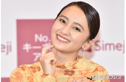岡田結実、印象ガラリな金髪＆ギャルメイク姿に反響「目力すごい」「ビジュ最強」