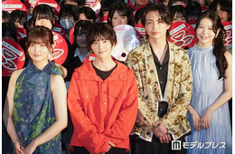 板垣李光人・綱啓永・吉川愛・ME:I MOMONAら、高校にサプライズ登場で420人の生徒が熱狂 学生時代の“恐怖体験”トーク【口に関するアンケート】