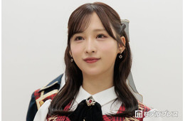 AKB48小栗有以、ぴったりミニT×ダメージジーンズで美スタイル際立つ「ウエスト綺麗すぎ」「脚長い」の声