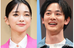 「風、薫る」見上愛＆小林虎之介、“久々の再会”肩並べ2ショットに反響「お似合いすぎる」「劇中で早くこの笑顔が見たい」