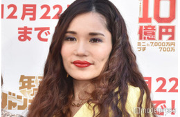 人気芸人、マイケル・ジャクソン風コーデで映画鑑賞「絵になる」「めっちゃ似合ってる」と反響