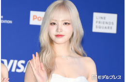 IVEリズ、美肩輝くベアトップドレス姿に絶賛の声「リアルプリンセス」「鎖骨くっきりで綺麗」