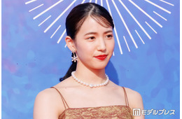 AKB48メンバー、ミニスカコーデで圧巻美脚披露「ビジュ優勝」「スタイル良すぎて二度見」