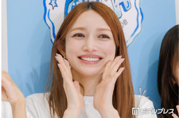 後藤真希、美ウエスト際立つへそ出しコーデ披露「変わらずスタイル抜群」「タトゥーシールにドキッとした」の声
