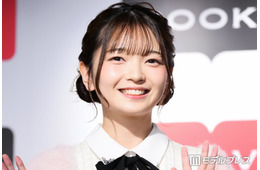元AKB48メンバー、美脚際立つミニスカショットに絶賛の声「スタイル抜群」「頭身バランス完璧」
