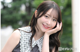 かとゆり、ほっそり二の腕＆美脚際立つノースリミニワンピ姿披露「上品で清楚」「透明感レベチ」と絶賛の声