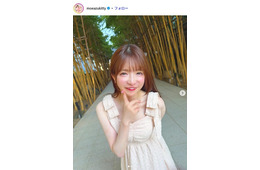 大食い女王・もえのあずき「ぴんくこーで」膝上ミニワンピからスラリ美脚「スタイル良くて脚が綺麗」「お人形さんみたい」