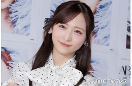 AKB48小栗有以、夏フェス衣装で美脚＆美ウエストちらり「スタイル抜群」「太陽より輝いてる」と絶賛の声