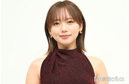 齊藤京子、ブラックノースリコーデ披露「透明感がすごい」「大人っぽい雰囲気も素敵」の声