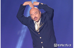 クロちゃん、止まることないファンサに悲鳴？「今日は新しい彼女を見つけに来ました」元恋人・リチへの163万円の指輪は新しい恋人に【TGC松山2026】