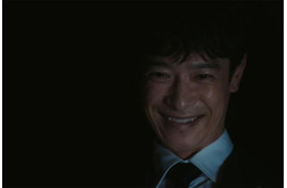 「VIVANT」乃木（堺雅人）が暗闇の中で不敵な笑み浮かべる…第14話場面写真を先行解禁