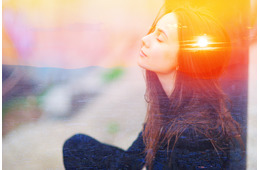 更年期で毎日だるくて動けない44歳。夫から「怠けるな」と言われたけど、「もう気力だけじゃ無理」。