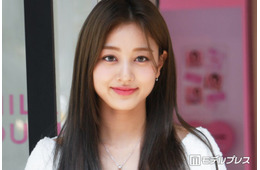 TWICEジヒョ、美脚全開のブラックコーデ披露「スタイル抜群で見惚れる」「圧倒的な脚の長さ」と反響