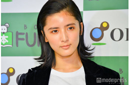 藤井萩花、兄・WEST．藤井流星＆妹・藤井夏恋との3ショット公開「お腹に優しく手添えてて素敵」「美男美女すぎて眼福」と話題
