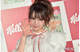 田中れいな、美脚際立つミニスカ姿に絶賛の声「最強ビジュ」「頭小さくて頭身バランスバグってる」