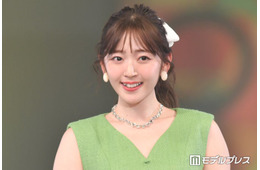 鈴木愛理、ピンク・レディー50周年を祝福 美脚際立つミニワンピ×ニーハイ姿のダンス動画公開に「脚の長さがレベチ」「抜群のスタイルに釘付け」と反響