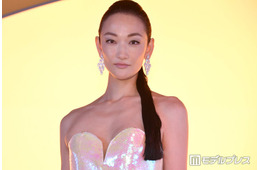 第2子出産の冨永愛、0歳次男との2ショット公開「優しい笑顔」「癒される」