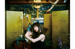 Aimer、第1子出産・事務所退所を同時発表 今後は夫で作曲家・飛内将大と新たなマネジメント会社を設立「より成長した自分で、心に沿って表現を深めたい」