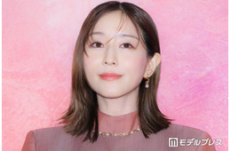 第1子妊娠中の田中みな実、ヒールブーツ＆ミニ丈ドレスで登場 撮影現場でのまさかの勘違い明かす【ダウンタイム】