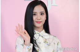BLACKPINKジス、美脚際立つミニスカート姿公開「脚のライン綺麗すぎる」「圧倒的なビジュ」と反響