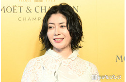 真木よう子、大胆美背中披露「露出面積大きすぎる」「セクシー」の声