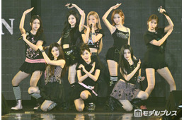 Hearts2Hearts、抜群スタイル際立つ衣装で豪華3曲披露 流暢な日本語で挨拶「楽しんでますかー？」【TGC2026A/W】