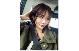 宮崎麗果「ともかくオーバーサイズで買うことがコツ」息子とのお揃いコーデ公開「素敵な親子」「センス良すぎる」の声