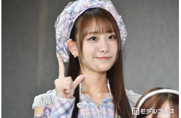 ＝LOVEメンバー、美脚際立つミニワンピホワイトコーデに絶賛の声「絵本から飛び出してきたみたい」「透明感すごい」