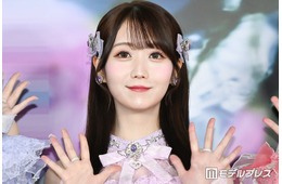 ＝LOVE大谷映美里、美脚のぞくミニワンピ×上目遣いショットにファン歓喜「きゅるきゅるの目が可愛すぎる」「キュンキュンした」