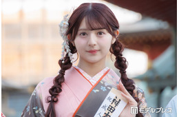 AKB48メンバー「サプライズピンク髪」電撃イメチェンに絶賛の声「可愛さが爆発してる」「お人形さんみたい」