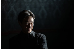 「VIVANT」リュウ・ミンシュエンの思惑とは？不気味な笑み浮かべる19話場面写真先行解禁
