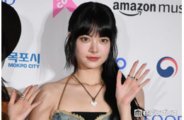 LE SSERAFIMウンチェ、美ウエスト輝くフロリダ・ディズニー満喫コーデ「くびれに目を奪われる」「ラフな姿でもスタイル抜群」